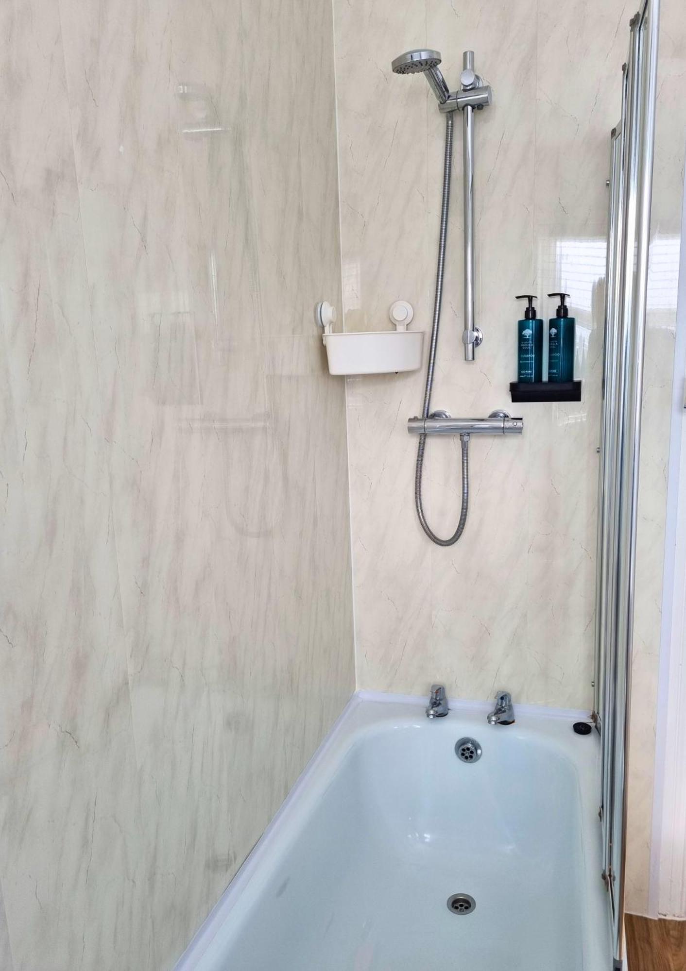 6 Dunluce Park - Portrush By The Sea Apartment Ngoại thất bức ảnh
