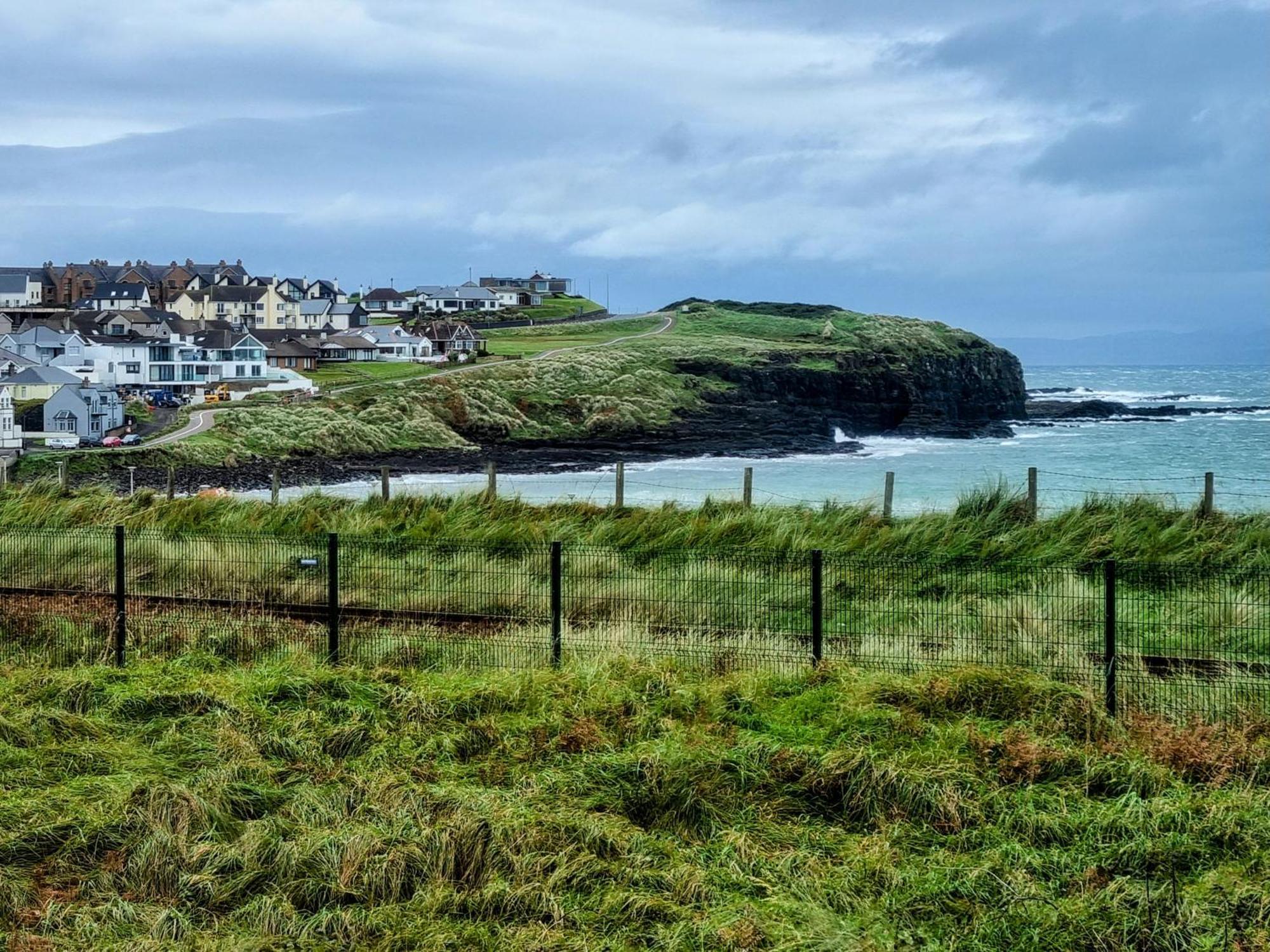 6 Dunluce Park - Portrush By The Sea Apartment Ngoại thất bức ảnh