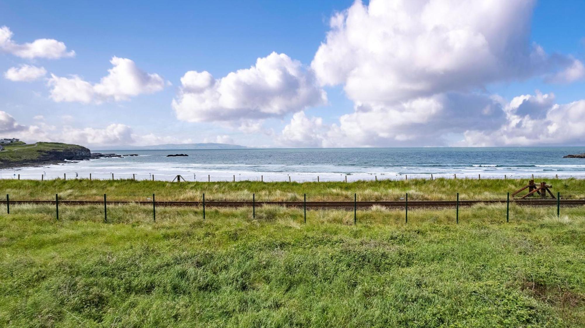 6 Dunluce Park - Portrush By The Sea Apartment Ngoại thất bức ảnh