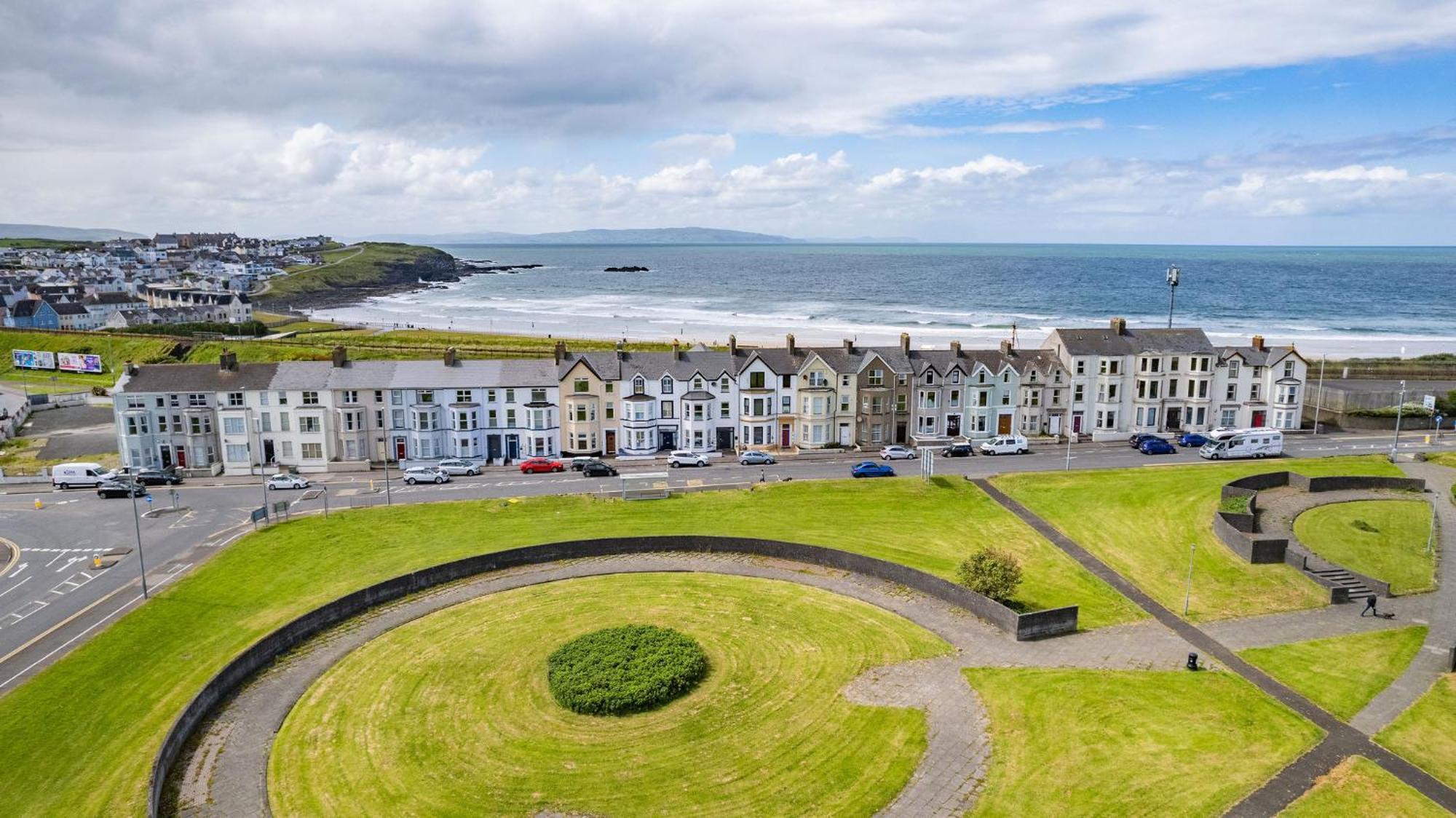 6 Dunluce Park - Portrush By The Sea Apartment Ngoại thất bức ảnh