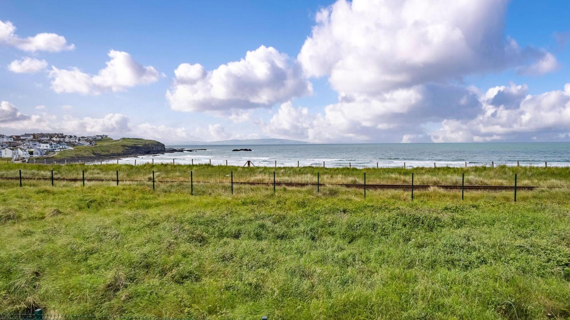 6 Dunluce Park - Portrush By The Sea Apartment Ngoại thất bức ảnh