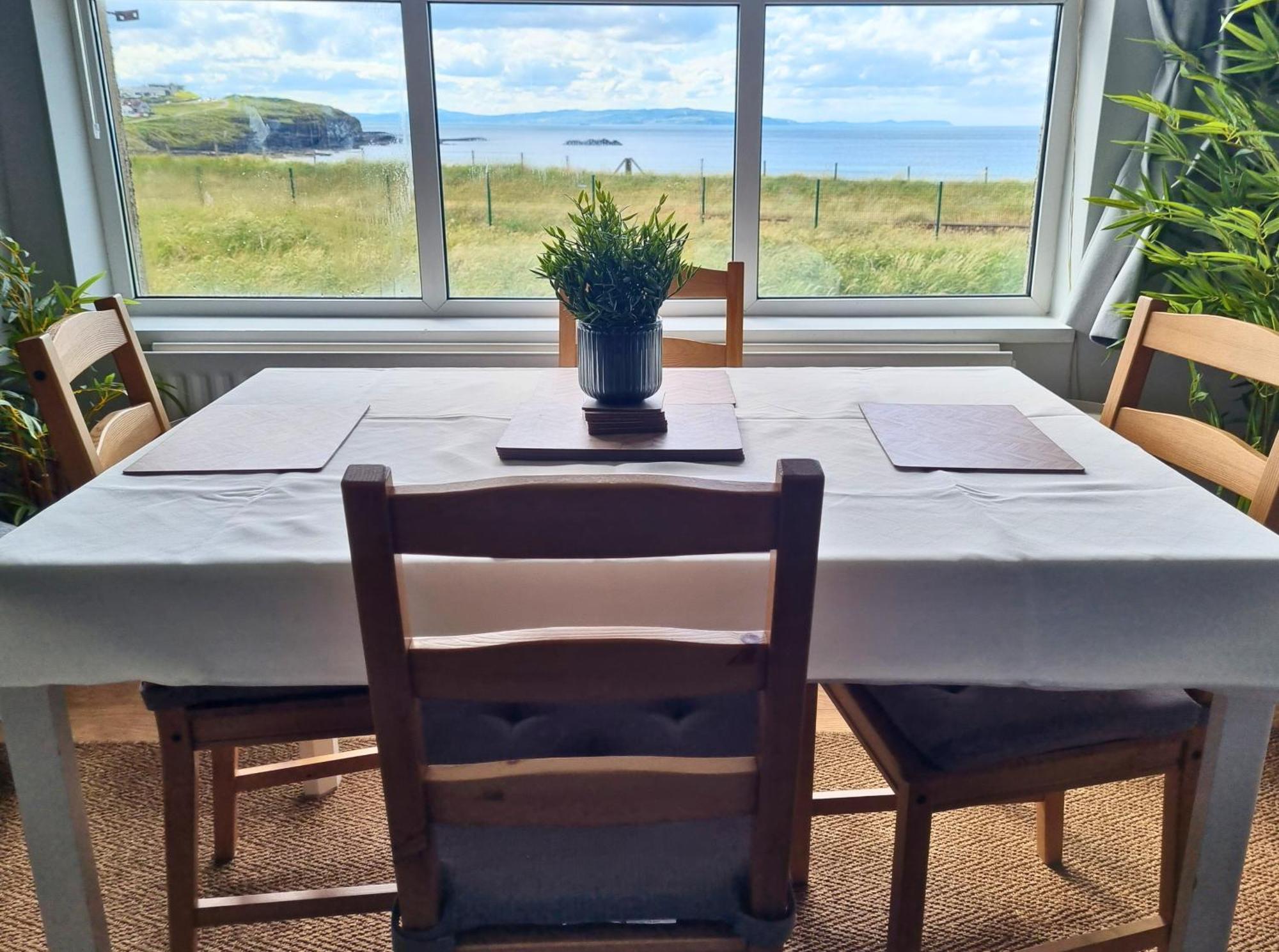 6 Dunluce Park - Portrush By The Sea Apartment Ngoại thất bức ảnh